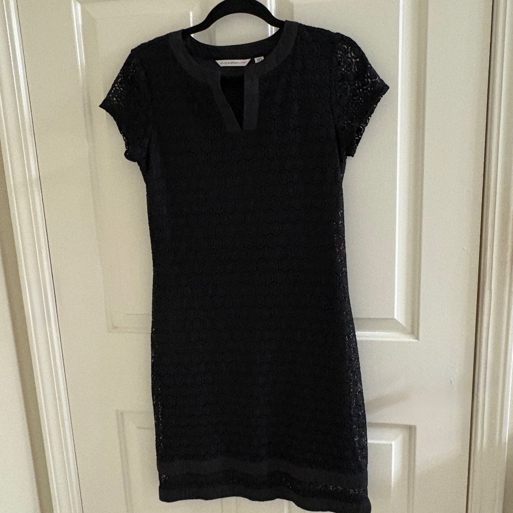 Isaac Mizrahi Live Black Lace Shift Dress with Keyhole Neckline – Size XXS